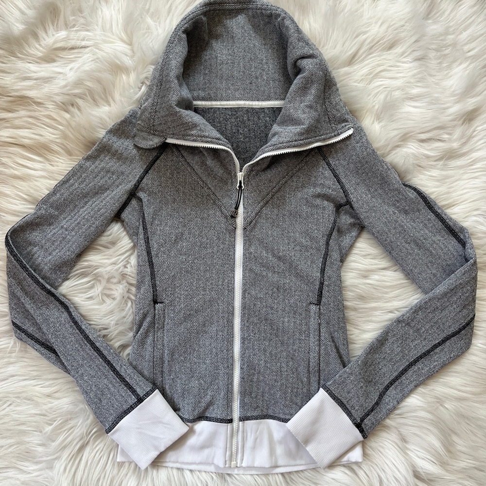 Lululemon Be Present Jacket Size 4 Herringbone Heathered Black White Cowl Neck